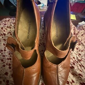 Well made higher end leather shoes.   Old school European brand!!!!